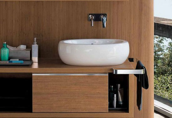 Как ухаживать за деревянной мебелью в ванной комнате!